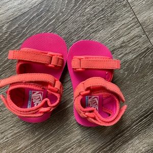 Tri-lock toddler vans sandals